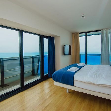 Premium Aparthotel With Sea View Батумі Екстер'єр фото