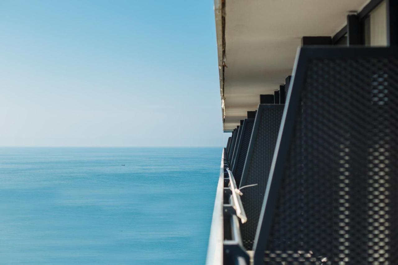 Premium Aparthotel With Sea View Батумі Екстер'єр фото
