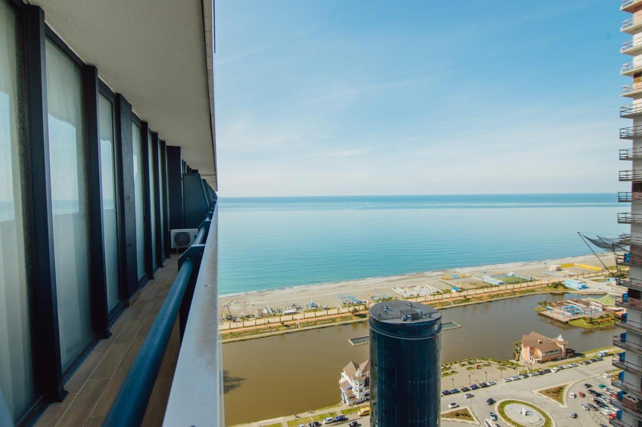 Premium Aparthotel With Sea View Батумі Екстер'єр фото