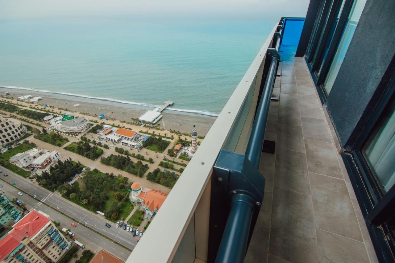 Premium Aparthotel With Sea View Батумі Екстер'єр фото