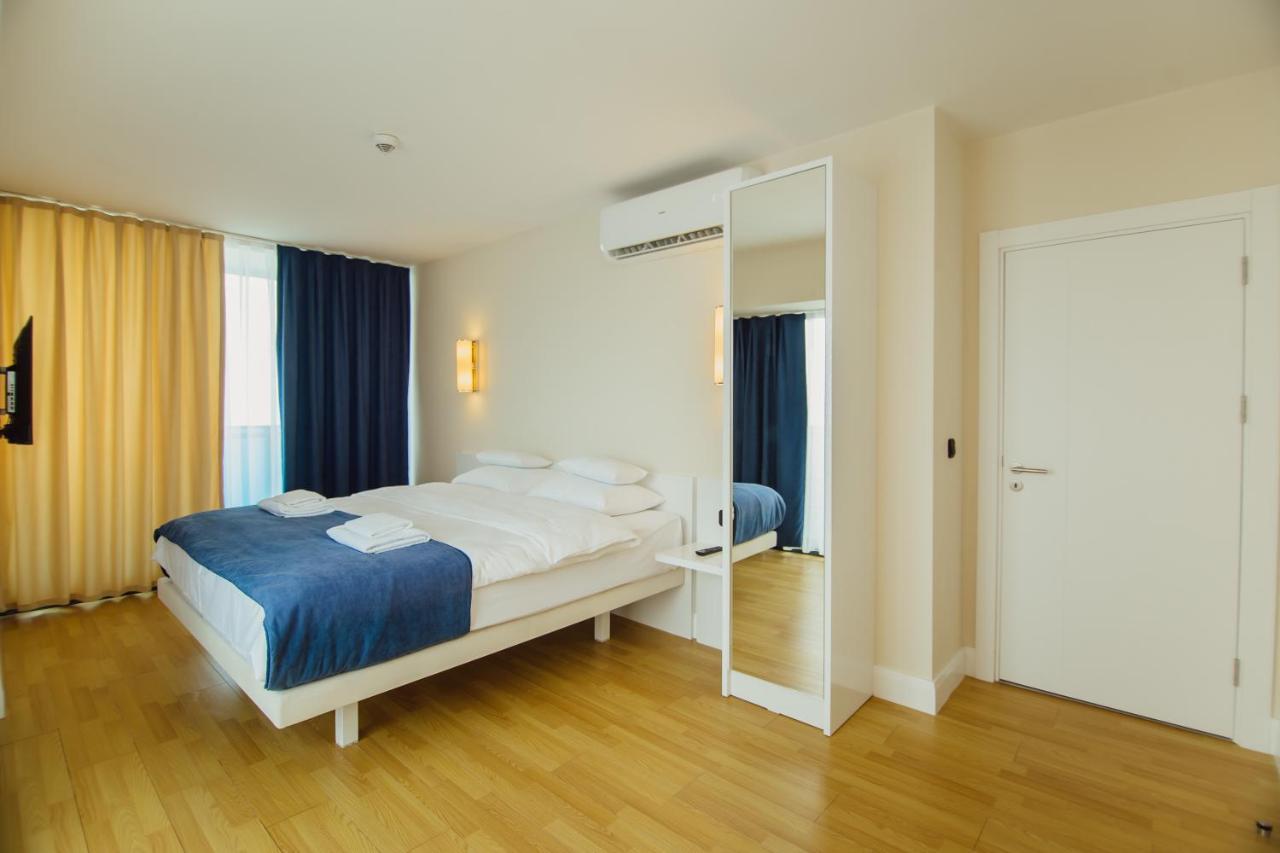 Premium Aparthotel With Sea View Батумі Екстер'єр фото